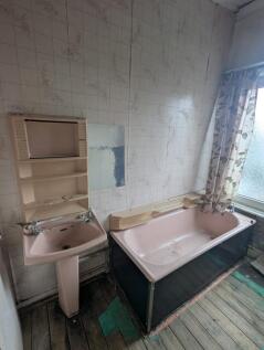 Bathroom 2 T202610131027.jpg