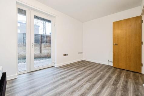 2 bed, 1 bath Flat in edinburgh - Photo 13