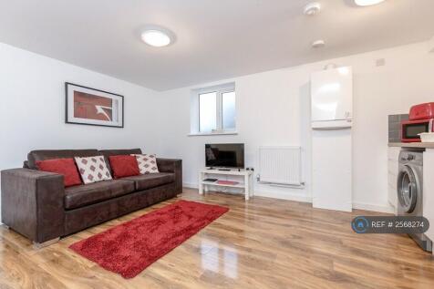 Flat 1 - £1,200 (Available On 17th February 2026) 