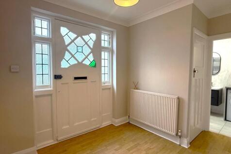 Oak Tree Drive, London, N20 photo 3