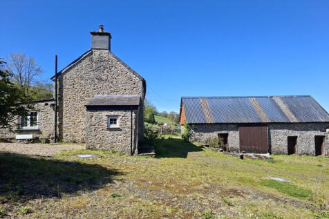 132 Acre Farm with 2 Cottages