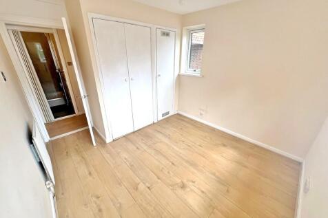 Waterloo Road, Havant photo 3