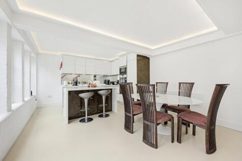 Kitchen / Dining
