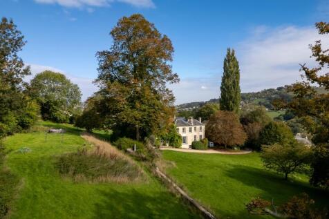 44 - Oakley House - GL5 5PQ - Web.jpg