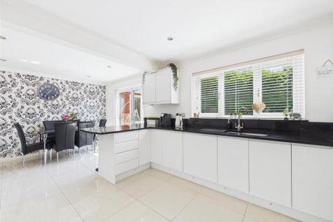 Fitted Dining Kitchen