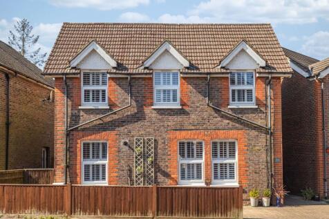 East Grinstead, RH19 - property photo