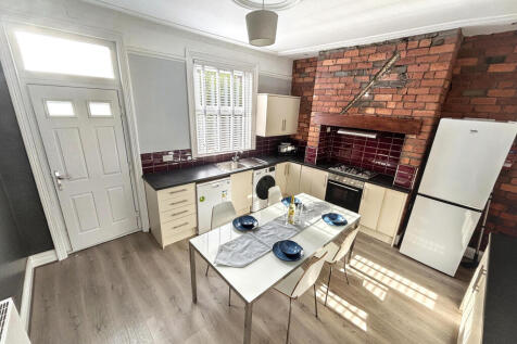 Morris Grove, Kirkstall, Leeds, West Yorkshire photo 3
