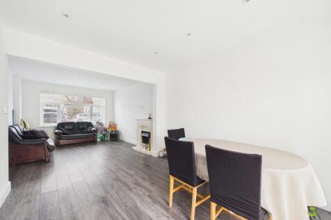 Presented by Kevin at EweMove Bexleyheath and Dart