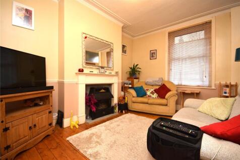 Yewdall Road, Rodley, Leeds, West Yorkshire photo 4