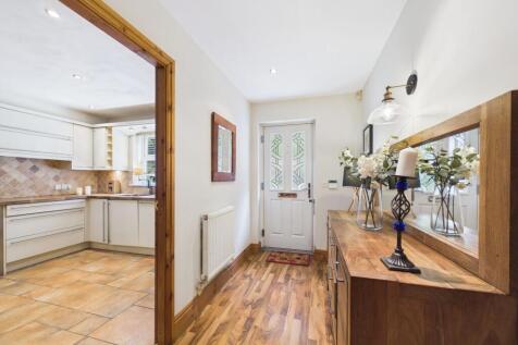 Entrance Hall/Kitchen