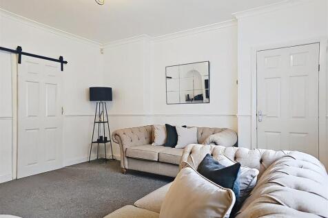 Lounge Decor.jpg