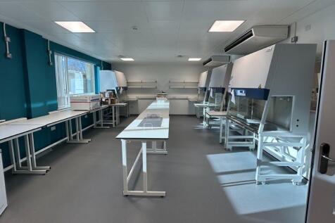 NB: Internal images are indicative of a furnished suite within the building
