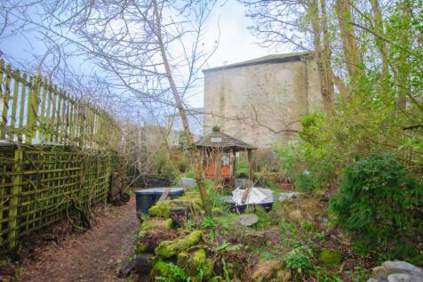 85 Fore Street Bodmin 01208 74182-04