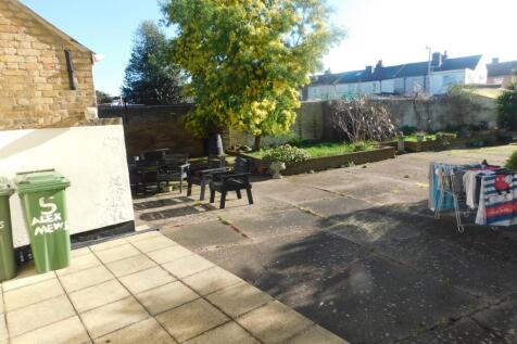 Alexandra Road, Sheerness, ME12 photo 3