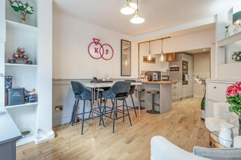 Kitchen/Dining