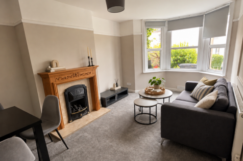 3-bed flat on Ground and First Floor Maisonette, Cromwell Road, St Andrews, £2,550/mo