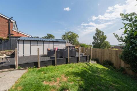 28 Oathills Drive-2-009.JPG