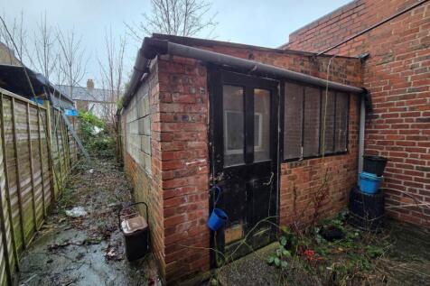 Rear Workshop/Store