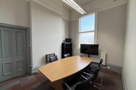 Office to rent Image 3