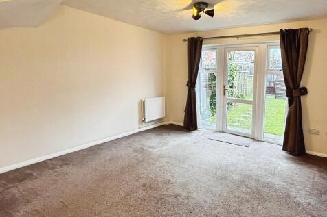 St. Lukes Close, Bishopdown photo 3