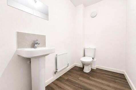Flagpond Road, Whiteley, Fareham, Hampshire, PO15 photo 4