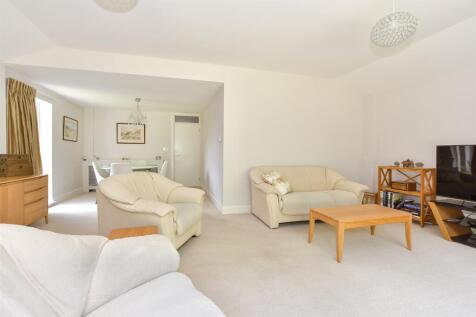 Lounge/ Dining Area