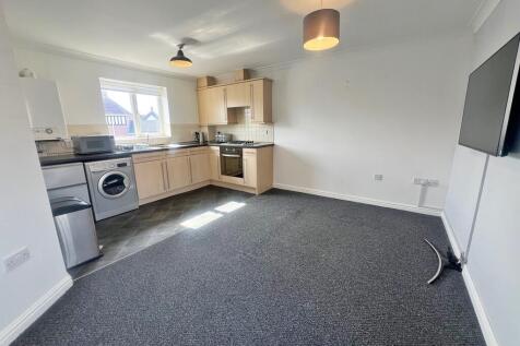 63 Upton Rocks Av...