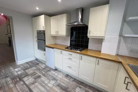 Kitchen 2.jpg