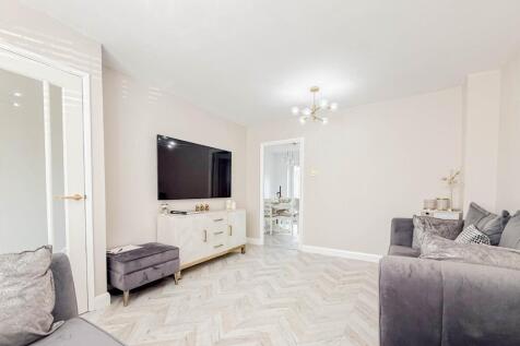 Maitland Road, Wickford, Essex photo 4