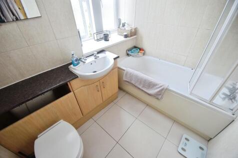 83a4d91f-Bathroom