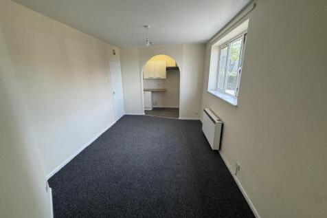 Living Room (2/2)