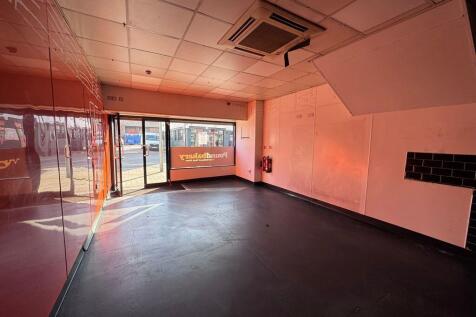 Retail Property (high street) to rent Image 3