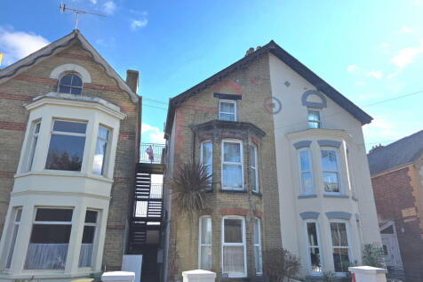 Cowes, PO31 - property photo