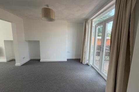 19 Archer Grove, ,  photo 4