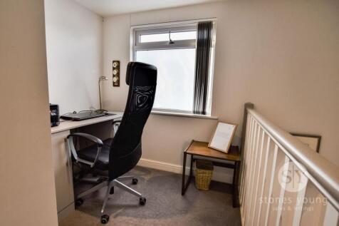 Landing &amp; Office/Study Area