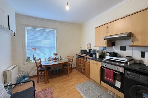 1 Bedroom Flat St Denys