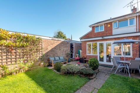 St Pauls Gate, Wokingham photo 4