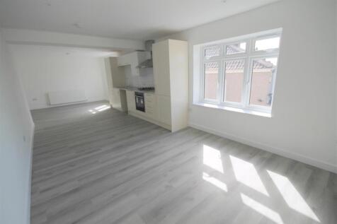 Flat 3 Lounge kitchen 1.JPG