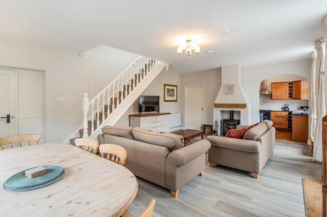 76834_The-Coach-Hous