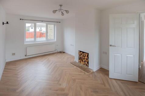 41, Corn Gastons, Malmesbury, SN16 photo 4