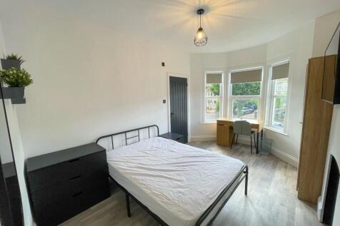 Room 5 @ £800pcm