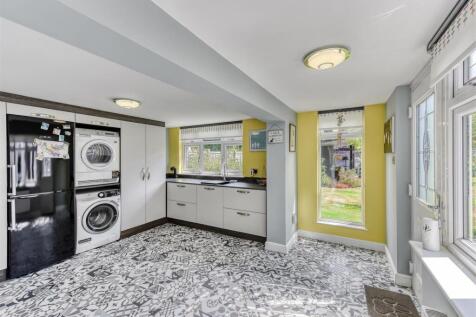 40 Cranmere Avenue-laundry.jpg