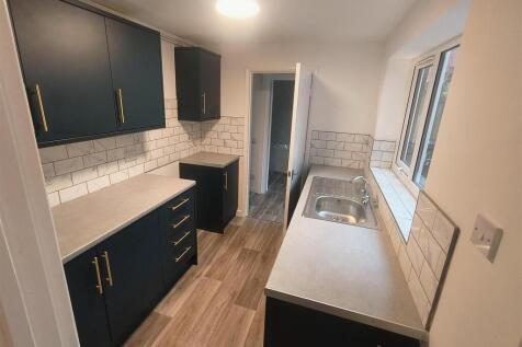 kitchen 2.jpg
