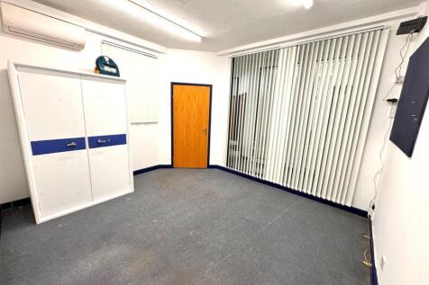 WhatsApp Image 2025-04-14 at 10.22.47_3ea8ea0f.jpg