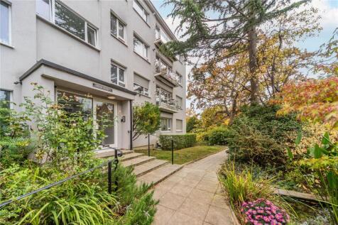 London, N8 - property photo
