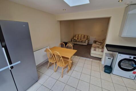 24 The Close, Leamington Spa photo 4