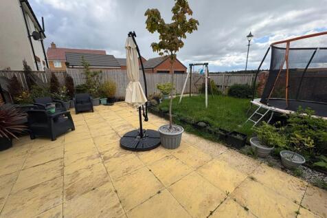 Rear Garden4.JPG