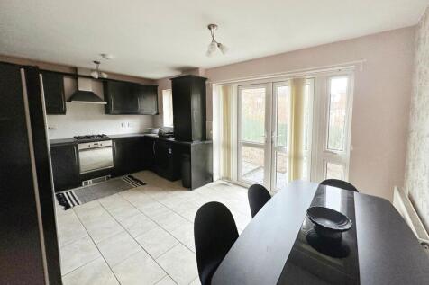 Kitchen/Dining Area