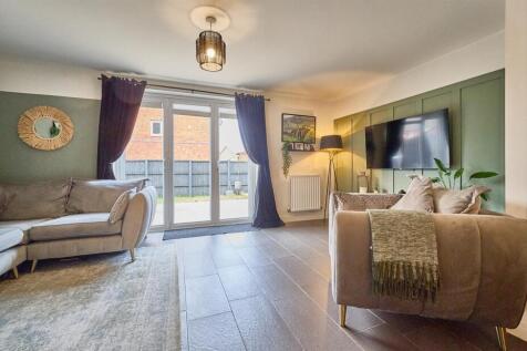 Open Plan Living/Dining/Kitchen