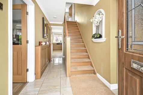 12 Ilkeston Drive Entrance Hall.JPG